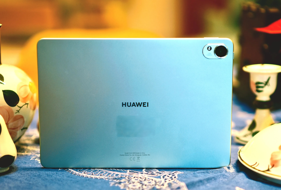 شاومي تطلق جهازًا لوحيًا بشاشة مطفية يقدم تجربة فريدة في 2026