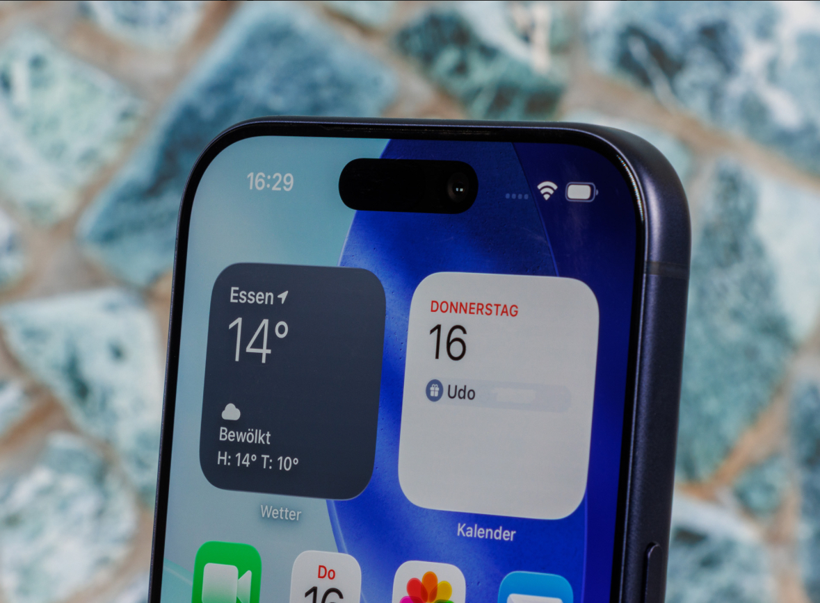 تسريبات تكشف عن كاميرات سيلفي محسّنة في هواتف iPhone 18 Pro