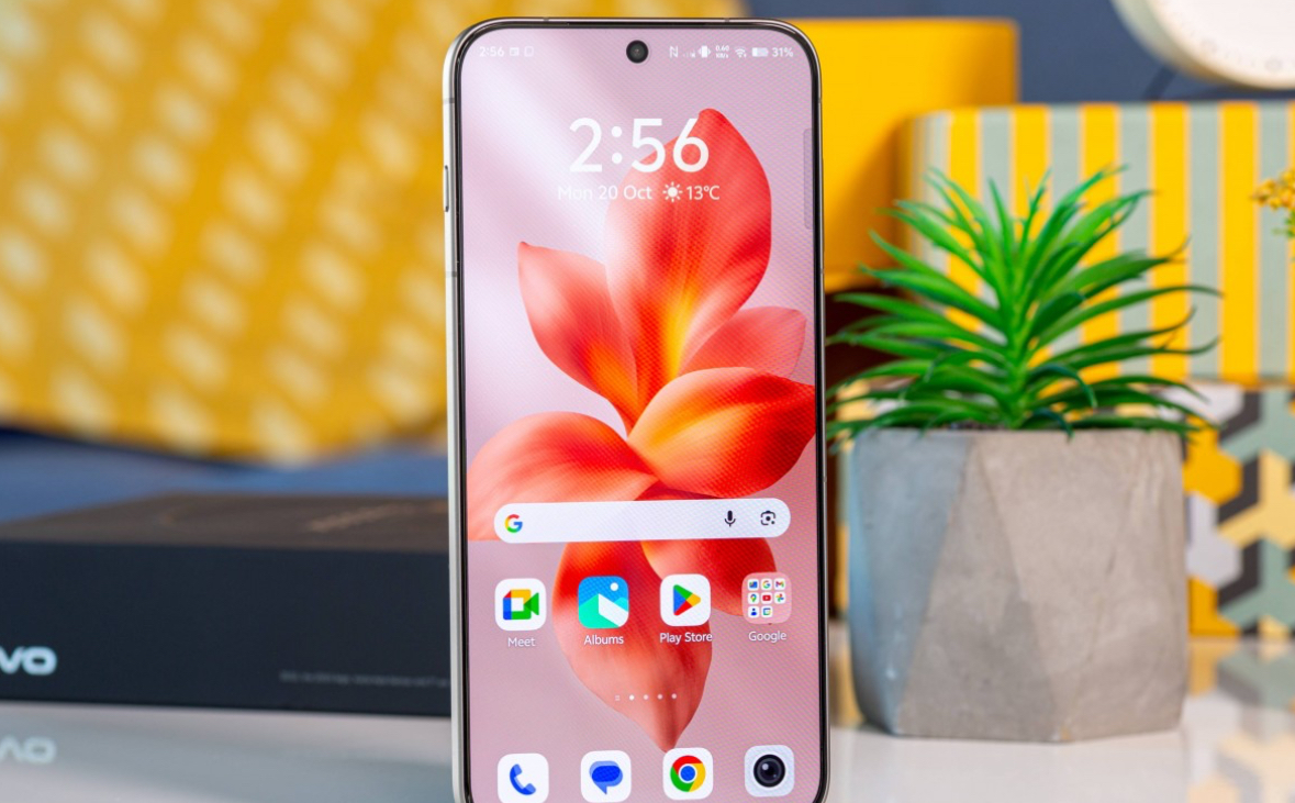 هواتف صينية رائدة 2026 قد تزود بتقنية عرض جديدة تضمن الخصوصية مثل Galaxy S26 Ultra