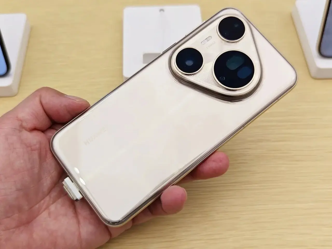 هواوي Pura 90 يُطرَح بتصميم عملي متطور