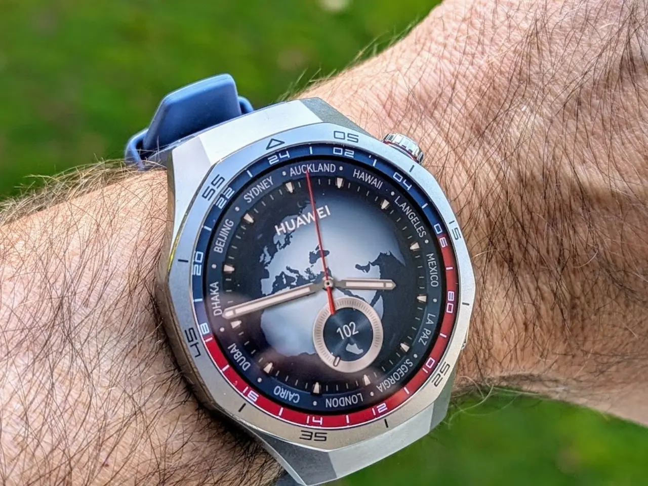 وصول HarmonyOS 6 إلى ساعة Huawei Watch GT 5 Pro وسماعات FreeBuds Pro 4 عالميًا