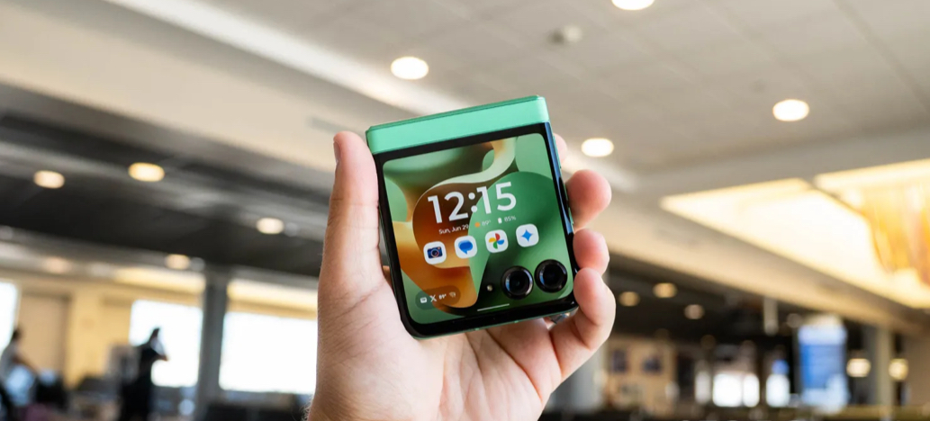 تسريبات تكشف عن تصميم مألوف ومواصفات جديدة لهاتف Motorola Razr 2026