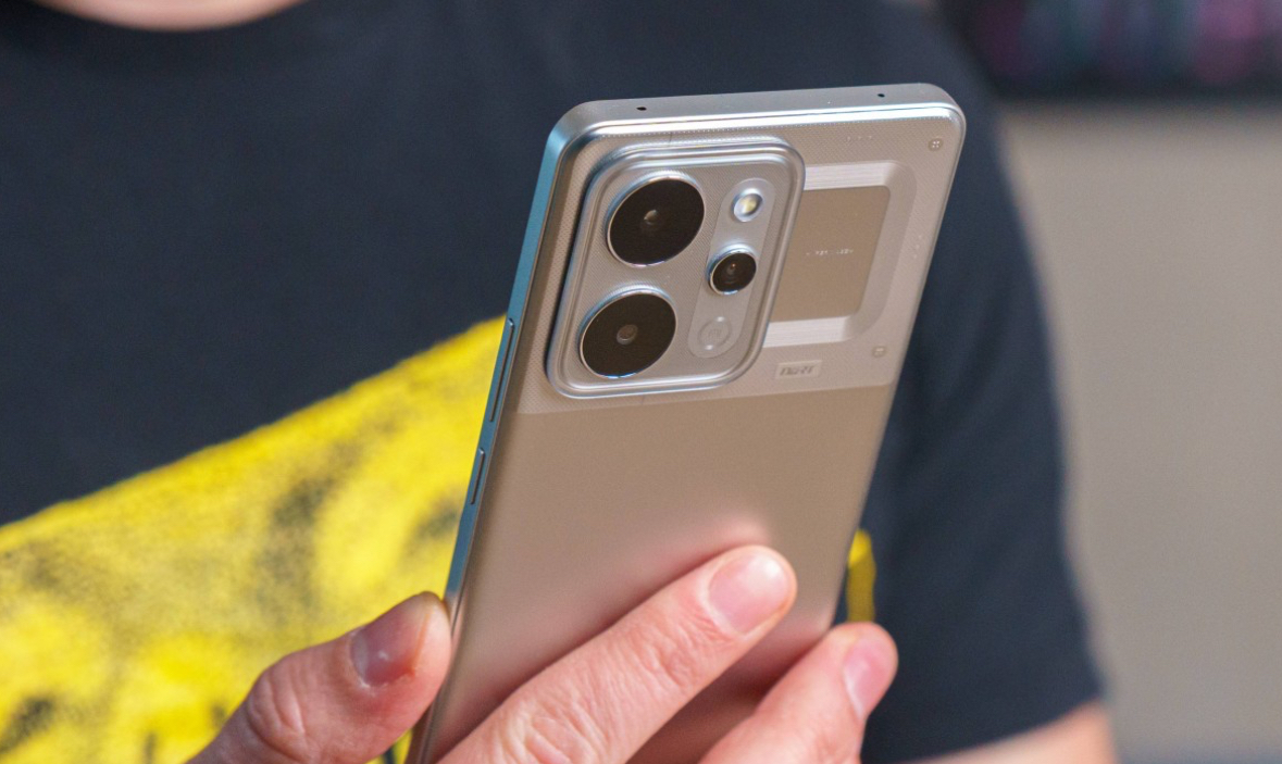 تسريبات جديدة تكشف عن ألوان وذاكرة وتفاصيل إصدارات التخزين لهاتفي Realme 16T وRealme P4R