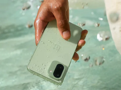 تسريبات رسمية تبرز مقاومة هاتف وان بلس 15T للماء وتكشف عن تصميمه النهائي