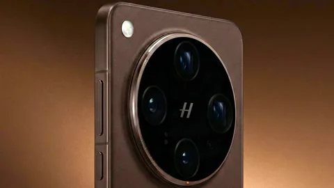 أوبو تكشف النقاب عن هاتف Find X9 Ultra بمزايا كاميرا تقريب بصري مذهلة