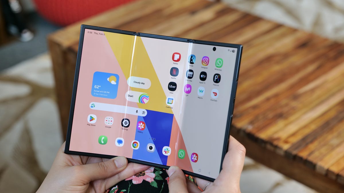 سامسونج توقف طرح هاتف Galaxy Z TriFold بعد فترة قصيرة من الإطلاق